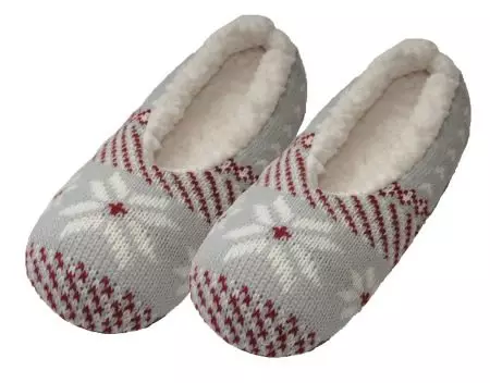 Indoor slipper (88 mafoto): Vakadzi bhuruu uye dema mhando dzeimba, gore idzva uye nevashanyi, kutonhorera kubva kune shamwari dzezzzy 14262_79
