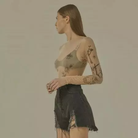 Cos amb tatuatges: Vista general de mico femella amb dibuixos en forma de tatuatge, negre i altres models 14266_26