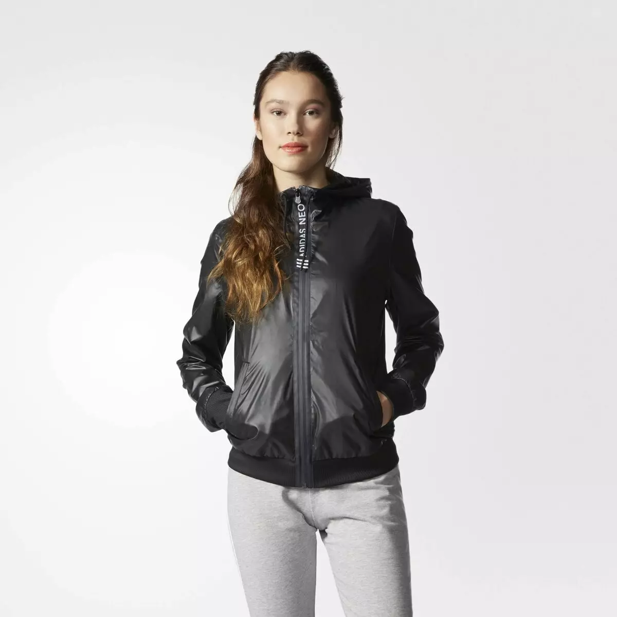 Sports windbreakers (46 sary): vehivavy modely, nisaron-tava 14293_23