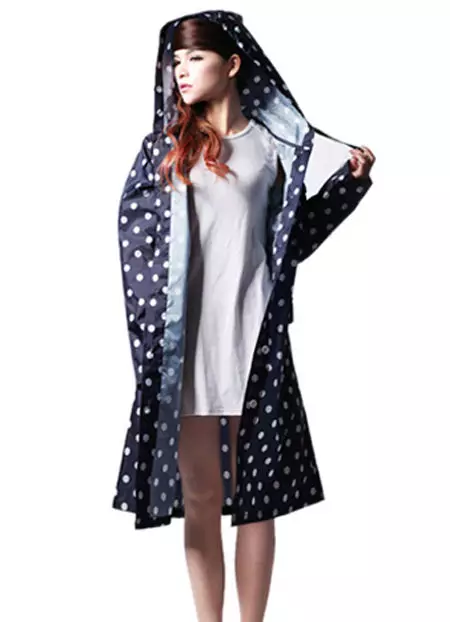 美麗的raincoat（92張照片）：女性的美麗雨衣，雨衣 14301_68