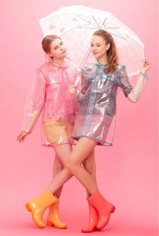 raincoat Transparent (36 photos): model kilat wanita modern kang 14305_3