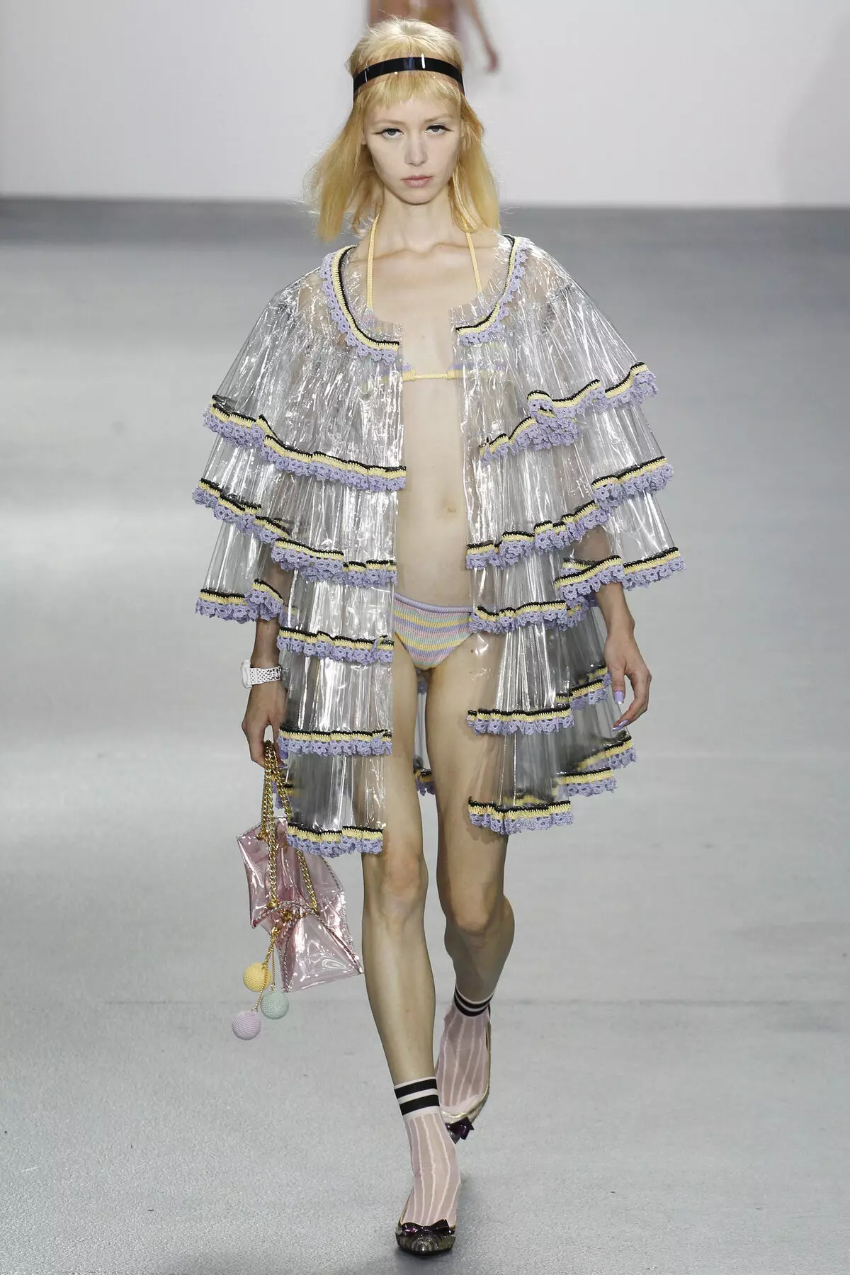 Raincoat transparente (36 fotos): modelos de lóstrego de mulleres de moda 14305_30