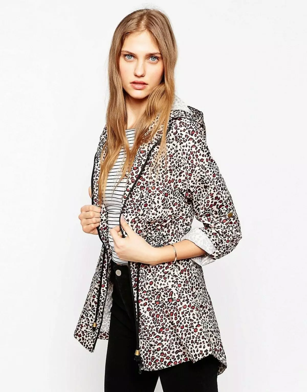 Жена дъждобран: как да изберете яке и шлифер шлифер, с качулка, за еднократна употреба и за многократна употреба, с какво да облека 14307_35