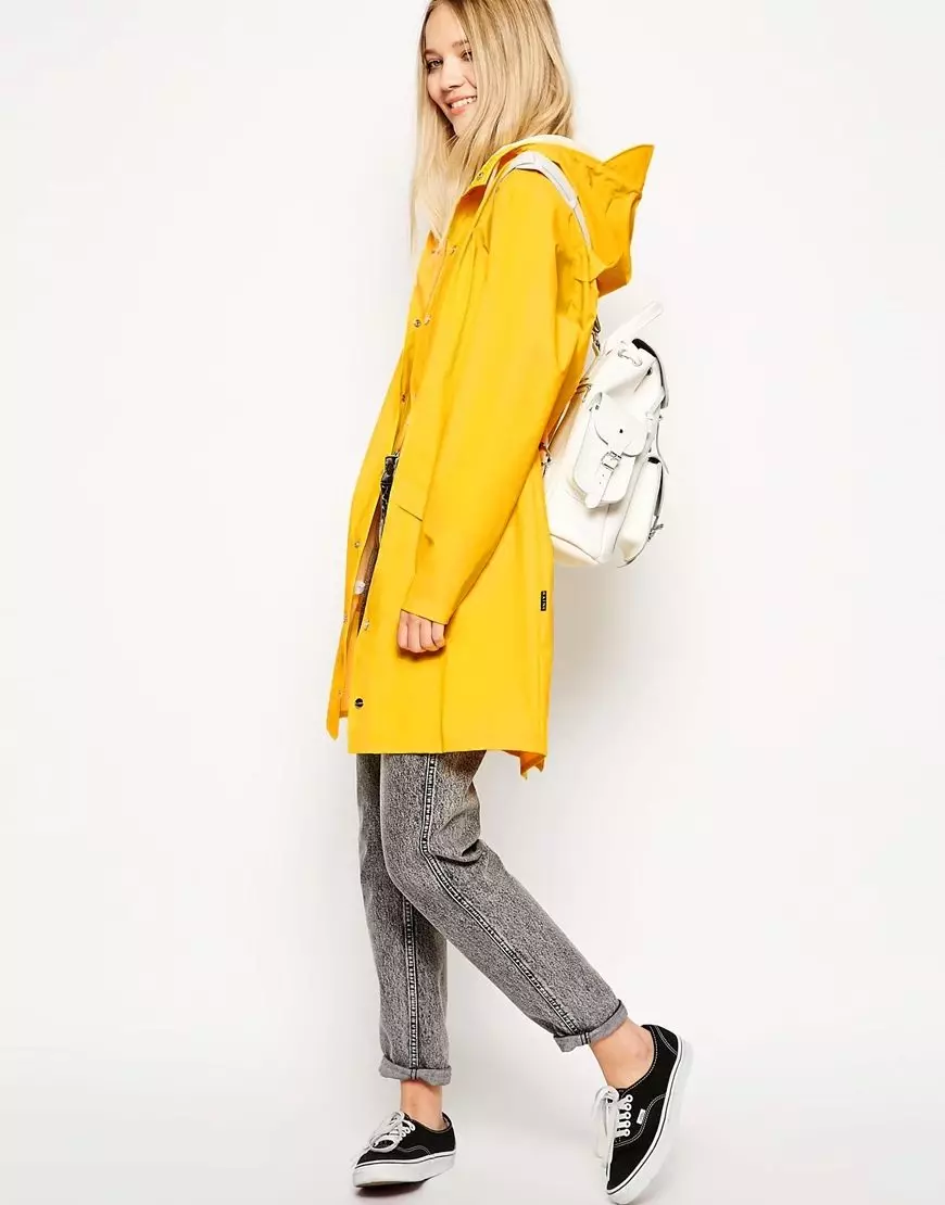 Weiblicher Regenmantel: Wie man eine Jacke und Regenmantel entscheidet, mit einer Kapuze, Einweg- und Wiederverwendbar, mit was zu tragen 14307_8