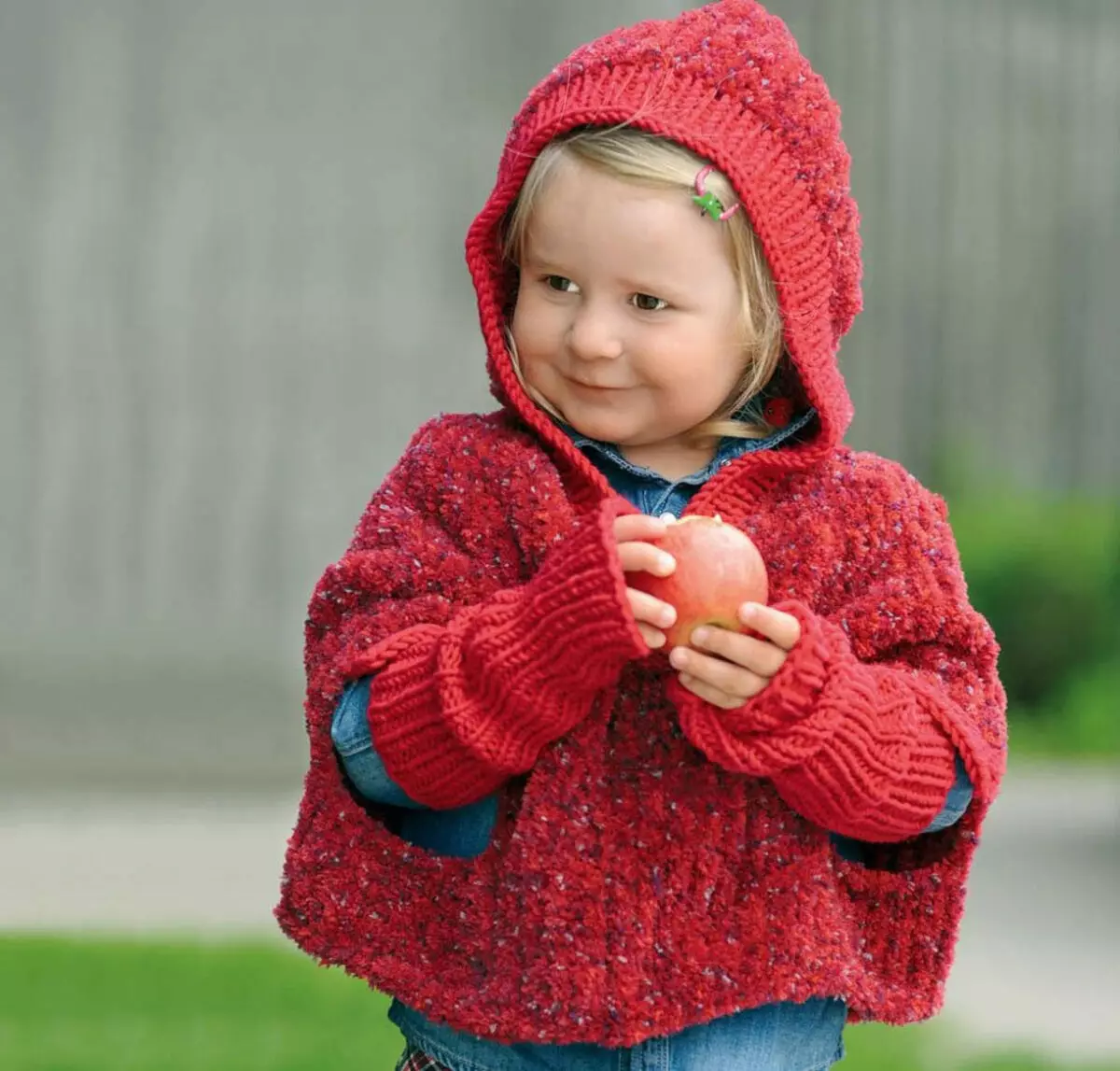 Poncho pentru copii pentru fete (60 de fotografii): Pentru fete, pentru copii, Terry, mâneci 14311_51