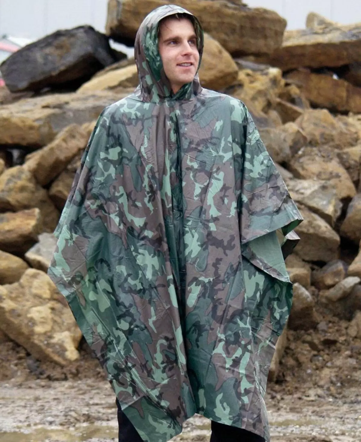 Poncho Raincoat (30 عکس): Cloak Cape Poncho حفاظت رطوبت، از یک پنهان است 14313_15