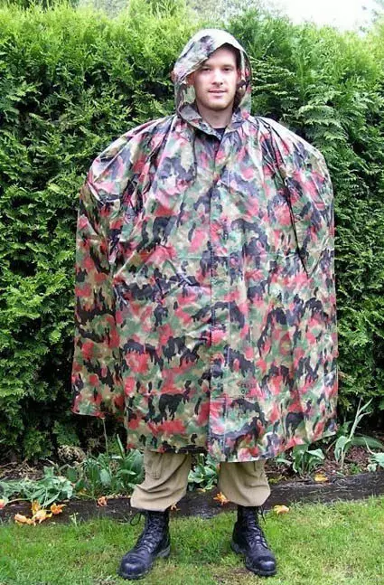 Áo mưa Poncho (30 ảnh): Cloak Cape Poncho Bảo vệ độ ẩm, từ áo choàng đó là 14313_5