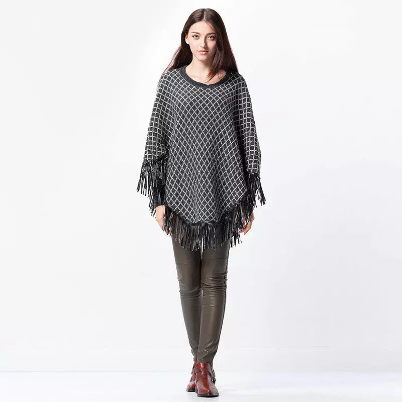 Poncho 2021 (71 сүрөт) кийүү үчүн эмне кийүү керек: 2021-жылы Панчо панчо көйнөк кийүү керек 14320_14