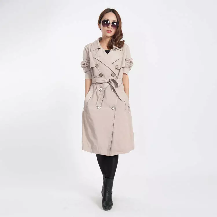 Beige Cloak (103 photos): with which and with what shoe wearing a beige cloak, from Barberry, to the knee, classic, cloak-trenchy, zara, long 14326_79