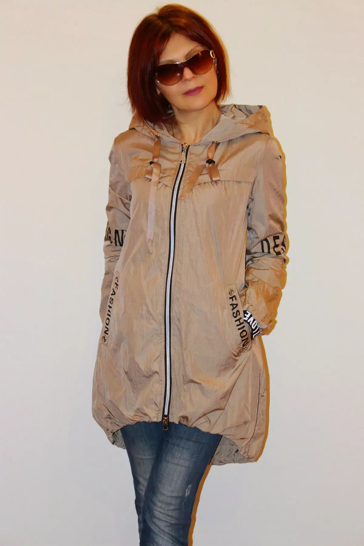 Cloak Hooded Female (87 wêneyên): Raincoat, Waterproof, Germ, Cloak-Coat, Parka Raincoat, Long, Demi-Season 14334_48