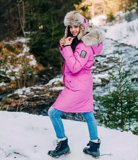 Ženske jakne za 2021 (41 fotografija): Zima, finski, švedski i kanadski modeli 14339_15