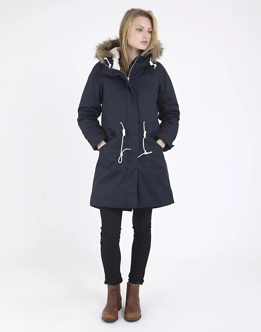 Ženske jakne za 2021 (41 fotografija): Zima, finski, švedski i kanadski modeli 14339_9
