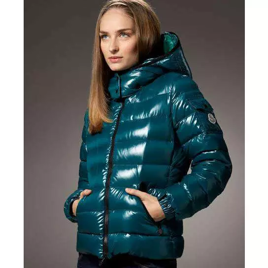 Montcler down jackets (54 photos): Women's models, reviews, jacket jumpsuit 14343_17