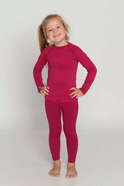 Термин Долна облека за девојки: Изберете термониги за адолесценти 12 години, преглед на термохатците за деца 2 и 3, 5 и 8 години, предности и лоши производи 1436_17