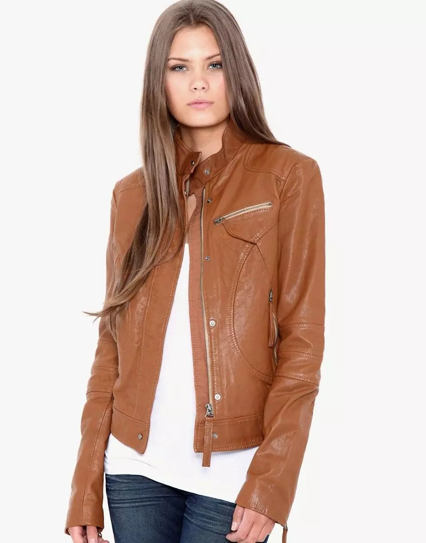Chaqueta de cuero marrón (49 fotos): Qué usar las chaquetas de cuero marrón de las mujeres 14382_11