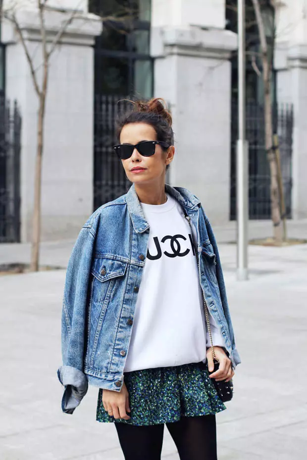 Uma jaqueta jeans de mulher prolongada (45 fotos): o que vestir e como prolongar jeans 14388_21