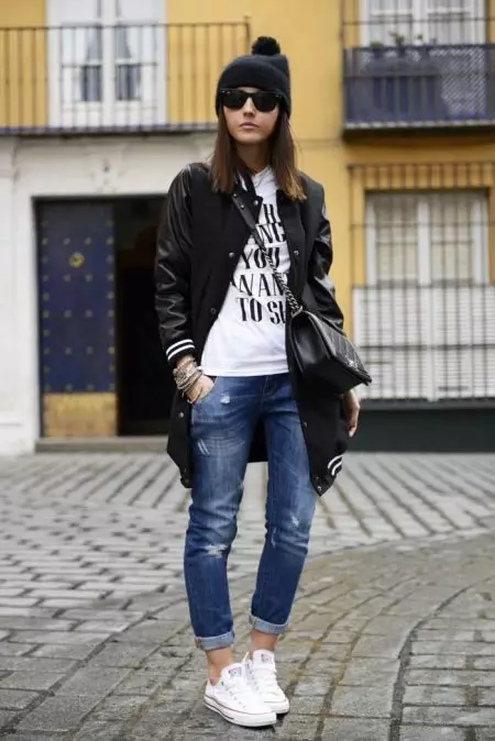 Jaket denim hitam (24 foto): Apa yang perlu memakai jeans hitam 14392_22