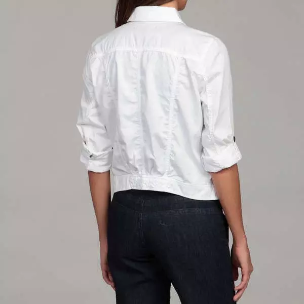 Белиот тексас јакна: Што носи женски бел Дачин 14393_21