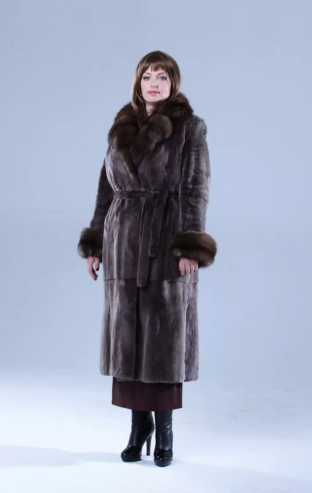 Mink Fur Coat med Sableness (56 bilder): Med en Sable Collar, Mink Fur Coat med en Sobular Finish, Light 14410_10