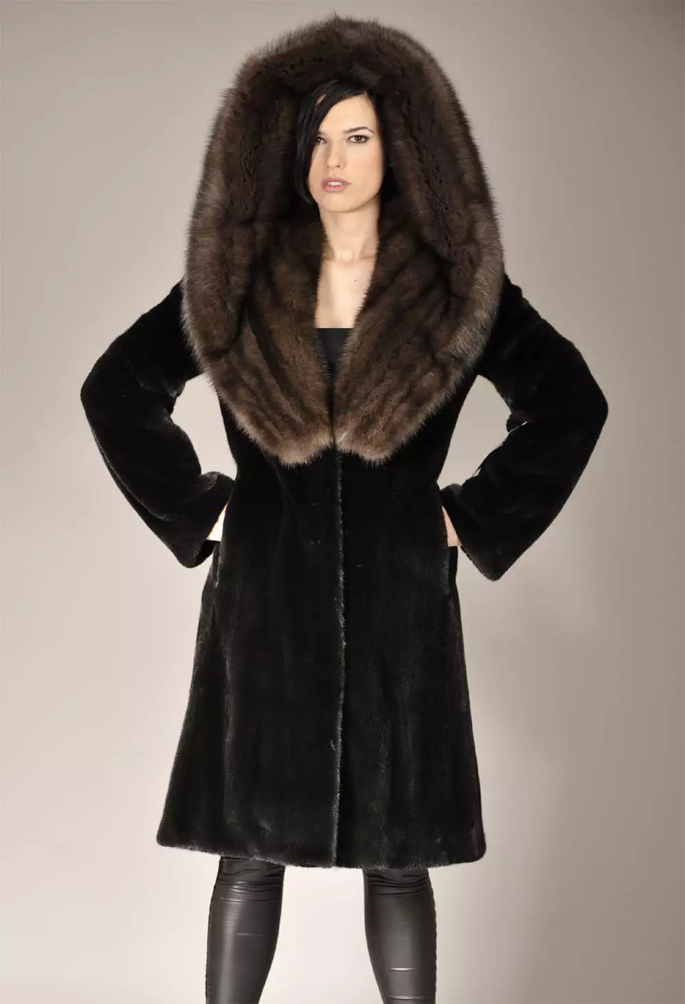 Mink Fur Coat med Sableness (56 bilder): Med en Sable Collar, Mink Fur Coat med en Sobular Finish, Light 14410_19