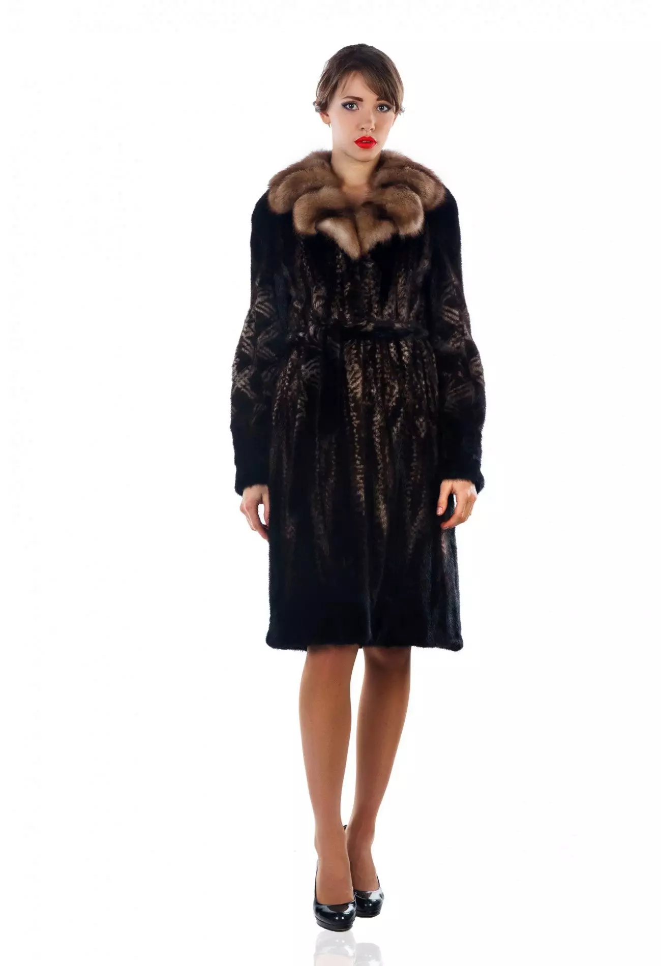 Mink Fur Coat med Sableness (56 bilder): Med en Sable Collar, Mink Fur Coat med en Sobular Finish, Light 14410_2