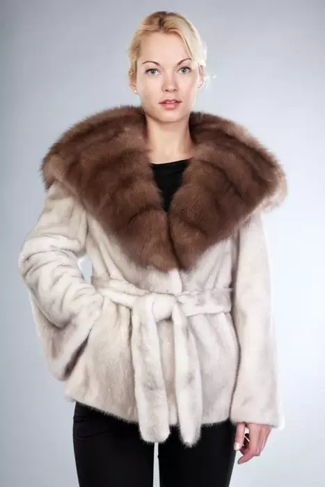 Mink Fur Coat med Sableness (56 bilder): Med en Sable Collar, Mink Fur Coat med en Sobular Finish, Light 14410_21