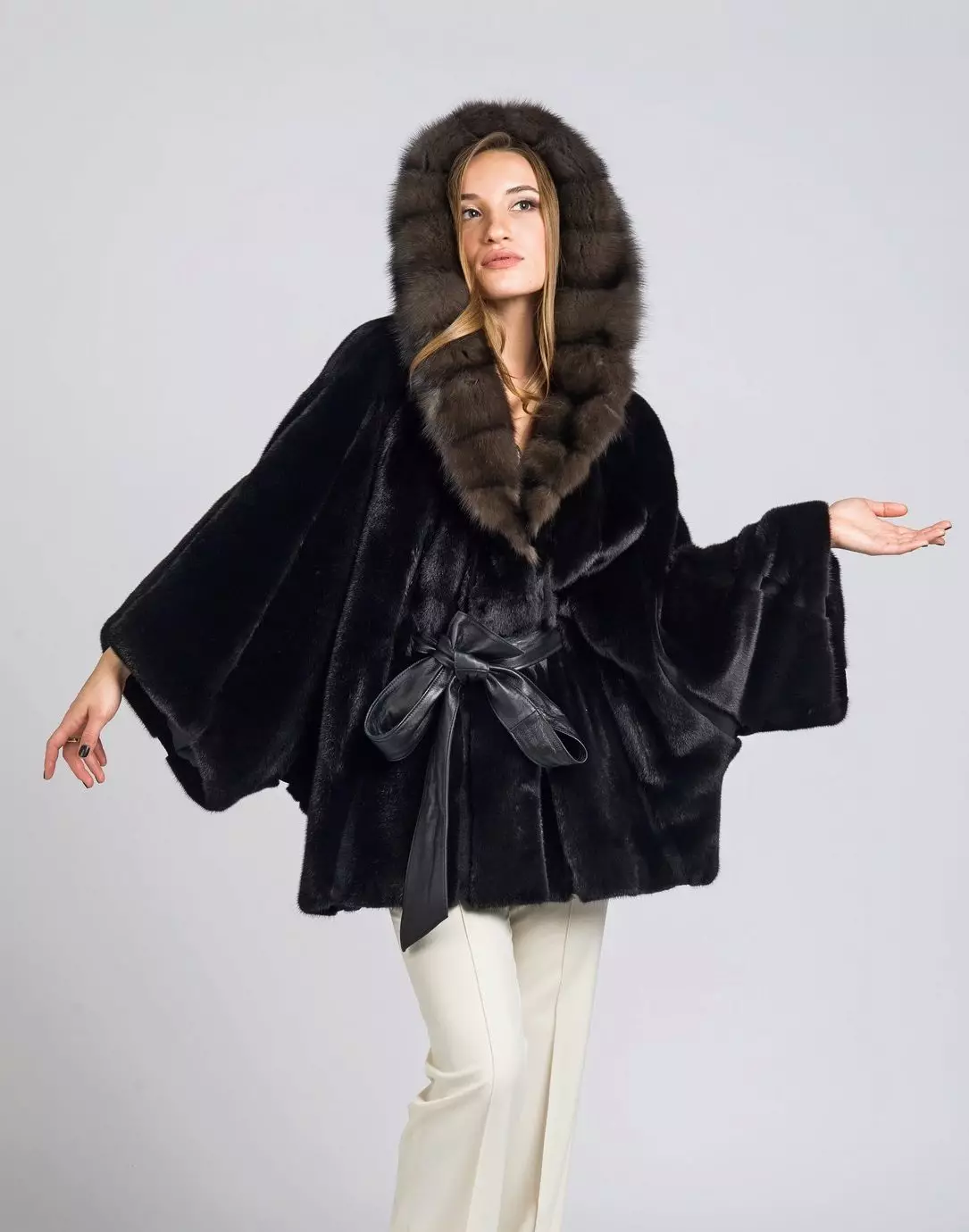 Mink Fur Coat med Sableness (56 bilder): Med en Sable Collar, Mink Fur Coat med en Sobular Finish, Light 14410_30
