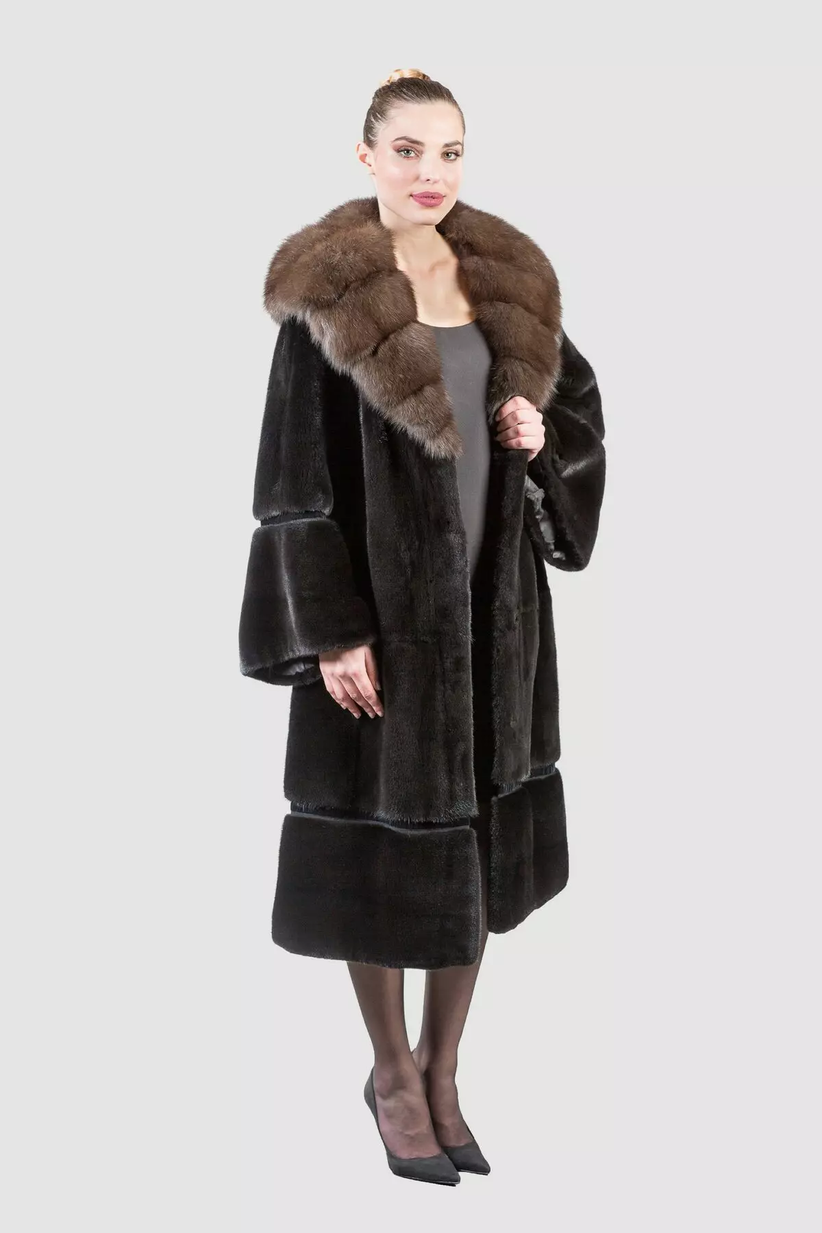 Mink Fur Coat med Sableness (56 bilder): Med en Sable Collar, Mink Fur Coat med en Sobular Finish, Light 14410_32