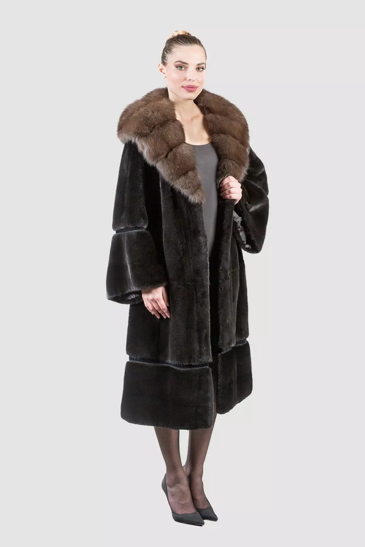 Mink Fur Coat miaraka amin'ny sabatra (sary 56): miaraka amin'ny fehin-kibo, akanjo volom-borona, maivana 14410_32