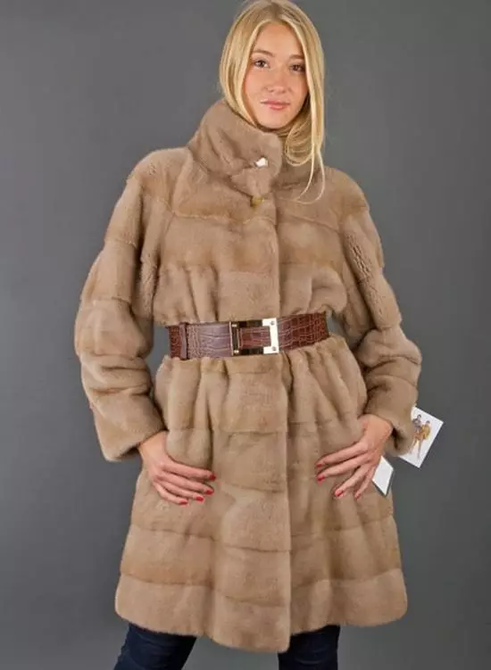 Light Mink kožešinový kabát (55 fotek): Světle hnědý norkový kožešinový kabát, lehké ořechy barvy, recenze 14419_24
