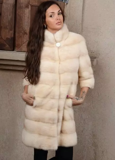 Light Mink Fur Coat (55 kuvaa): vaaleanruskea minkki turkki, kevyt pähkinävärit, arvostelut 14419_25