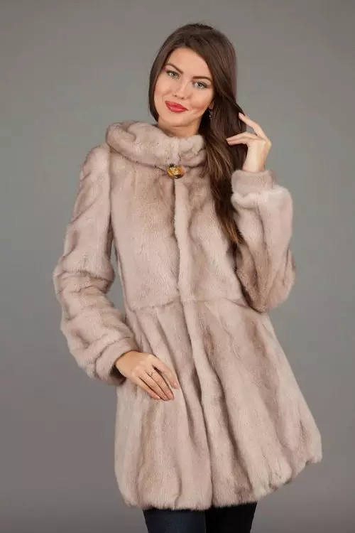 Light mink fur coat (55 photos): light brown mink fur coat, light walnut colors, reviews 14419_26