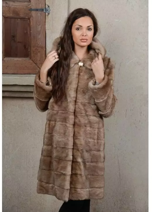 Light Mink Fur Coat (55 լուսանկար). Բաց շագանակագույն Mink Fur Coat, թեթեւ ընկուզենի գույներ, ակնարկներ 14419_33
