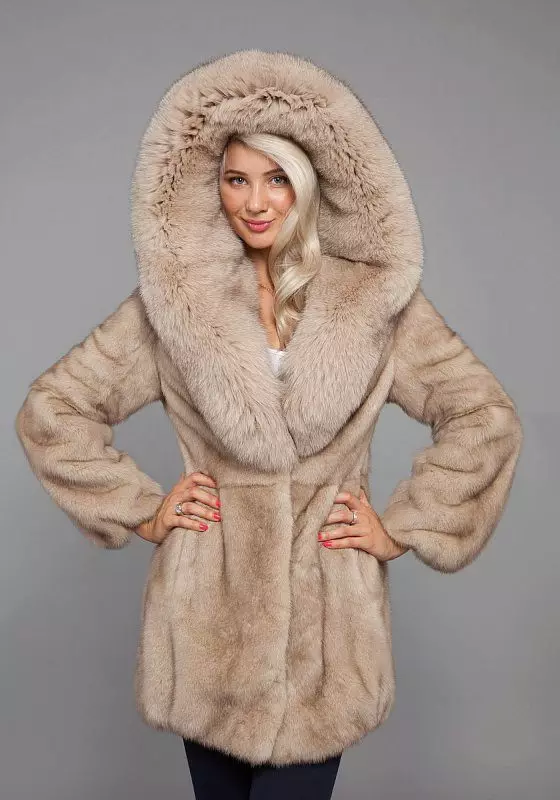 Light mink fur coat (55 photos): light brown mink fur coat, light walnut colors, reviews 14419_38