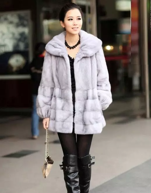 Light mink fur coat (55 mga larawan): light brown mink fur coat, light walnut colors, reviews 14419_54