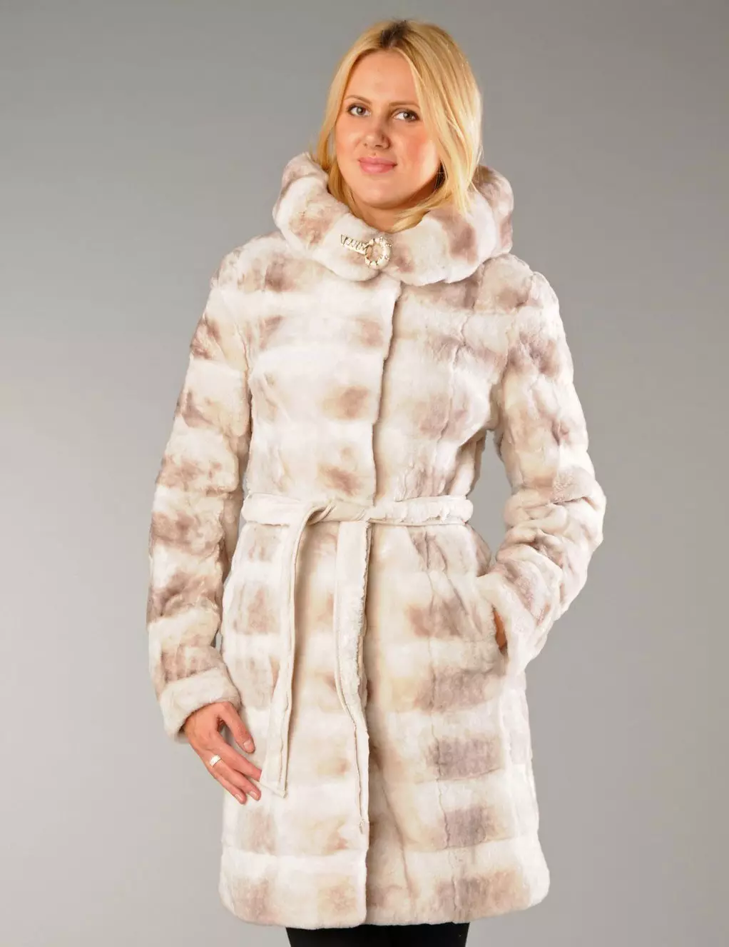 Fur coat mula sa mink pieces (70 mga larawan): Mga Review tungkol sa mink coat pieces habang nagkakahalaga ito 14423_15