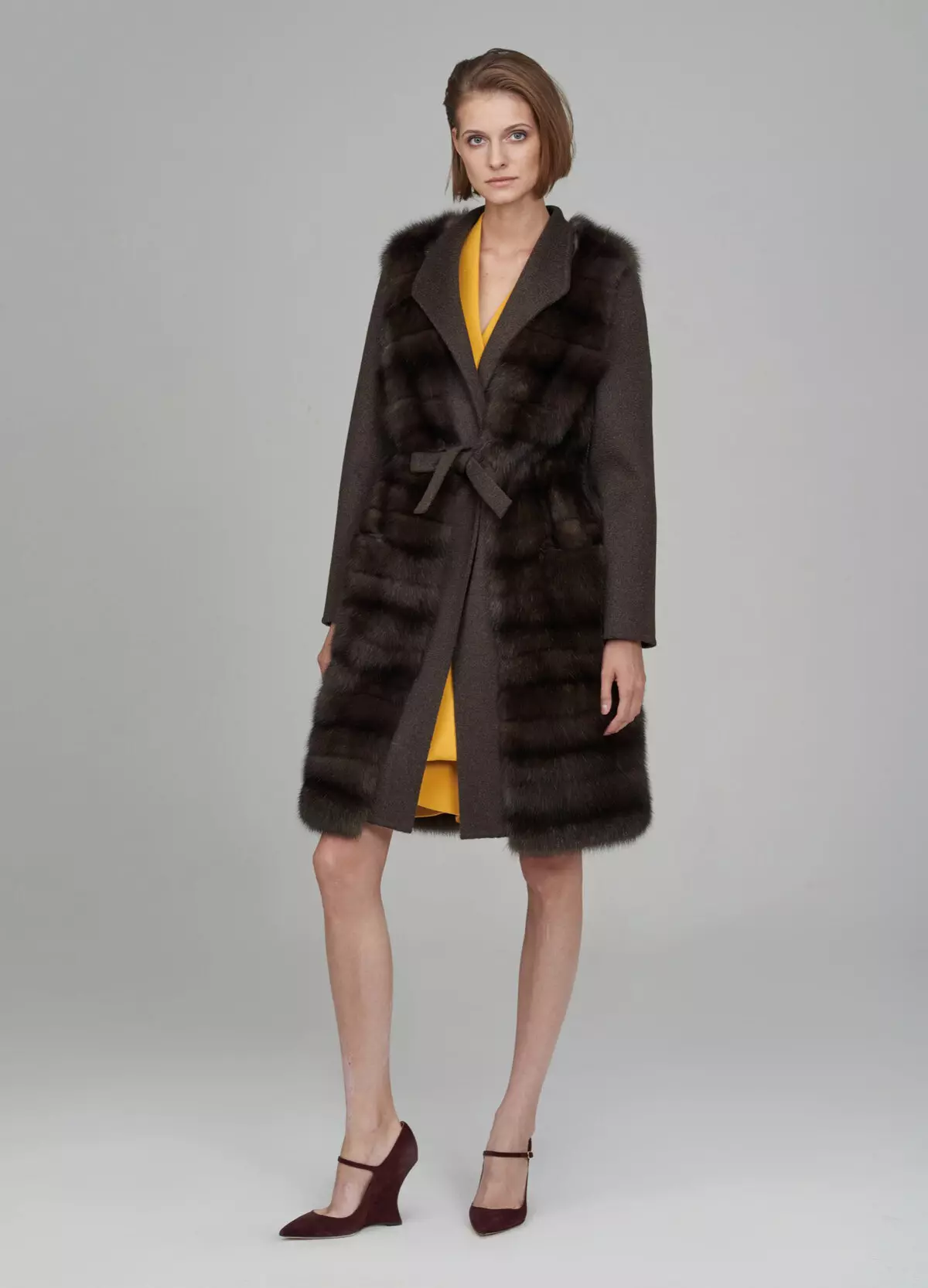Fur coat mula sa mink pieces (70 mga larawan): Mga Review tungkol sa mink coat pieces habang nagkakahalaga ito 14423_30