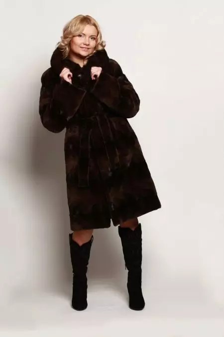 Fur coat mula sa mink pieces (70 mga larawan): Mga Review tungkol sa mink coat pieces habang nagkakahalaga ito 14423_67