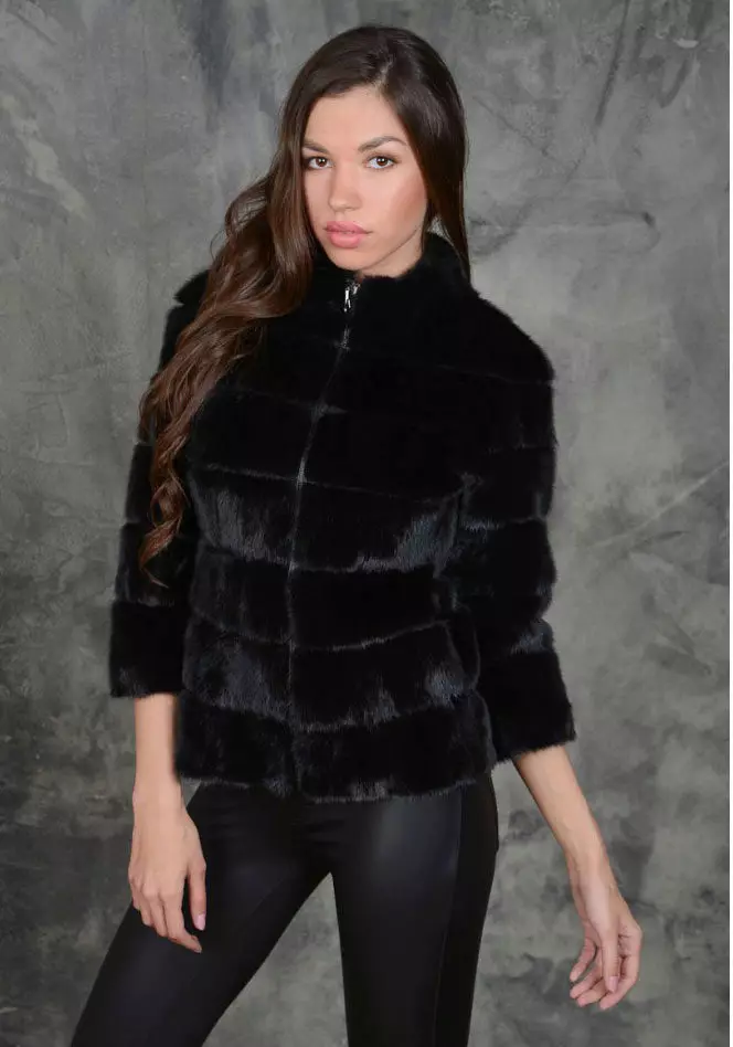 ミンクの毛皮のコート（89写真）：ホワイトミンクの毛皮のコート、黒、グラファイトの色、光のための毛皮のコート、ベルト、短い、青 14424_12