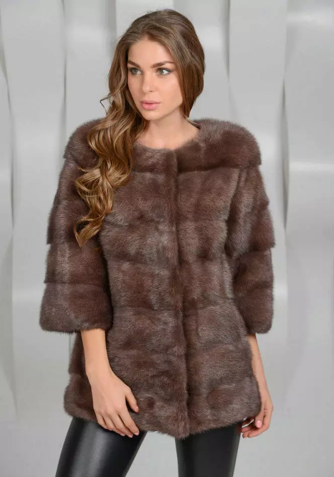 ミンクの毛皮のコート（89写真）：ホワイトミンクの毛皮のコート、黒、グラファイトの色、光のための毛皮のコート、ベルト、短い、青 14424_24