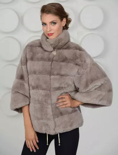 ミンクの毛皮のコート（89写真）：ホワイトミンクの毛皮のコート、黒、グラファイトの色、光のための毛皮のコート、ベルト、短い、青 14424_41