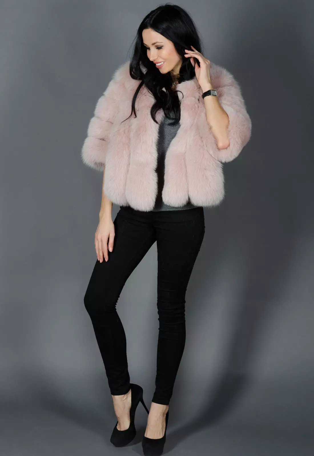 ミンクの毛皮のコート（89写真）：ホワイトミンクの毛皮のコート、黒、グラファイトの色、光のための毛皮のコート、ベルト、短い、青 14424_43