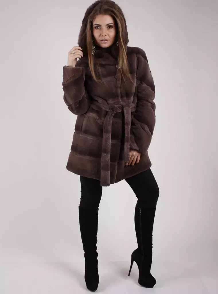 ミンクの毛皮のコート（89写真）：ホワイトミンクの毛皮のコート、黒、グラファイトの色、光のための毛皮のコート、ベルト、短い、青 14424_45