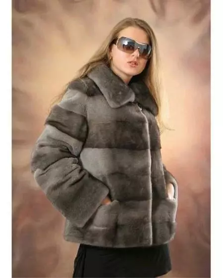 Manteau de fourrure de vison (89 photos): manteau de fourrure de vison blanc, noir, couleur graphite, manteau de fourrure légère pour Autoede, avec ceinture, courte, bleu 14424_88