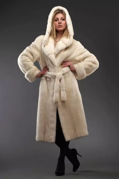 Beige Mink Coats (39 புகைப்படங்கள்): மாதிரிகள் 14425_18