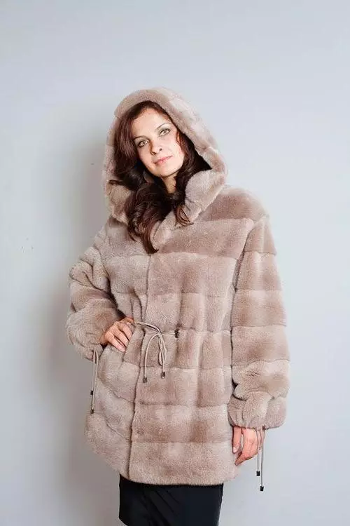 Beige Mink Coats (39 புகைப்படங்கள்): மாதிரிகள் 14425_23