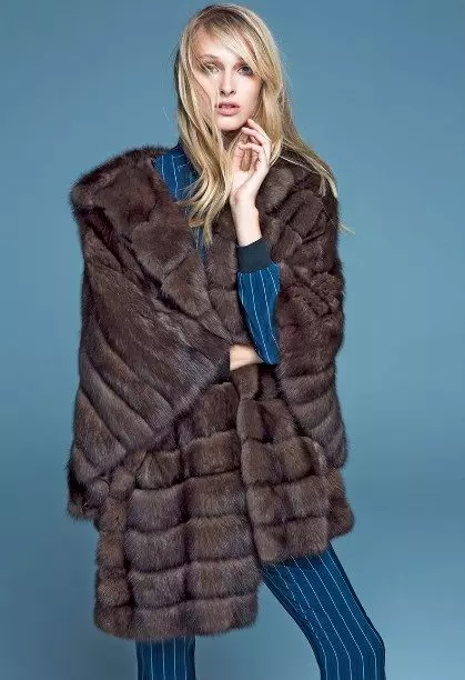 Итальяндық Mink Coats (65 сурет): модельдер, модельдер, жабдықталған Mink Fur Catats Италия 14426_3