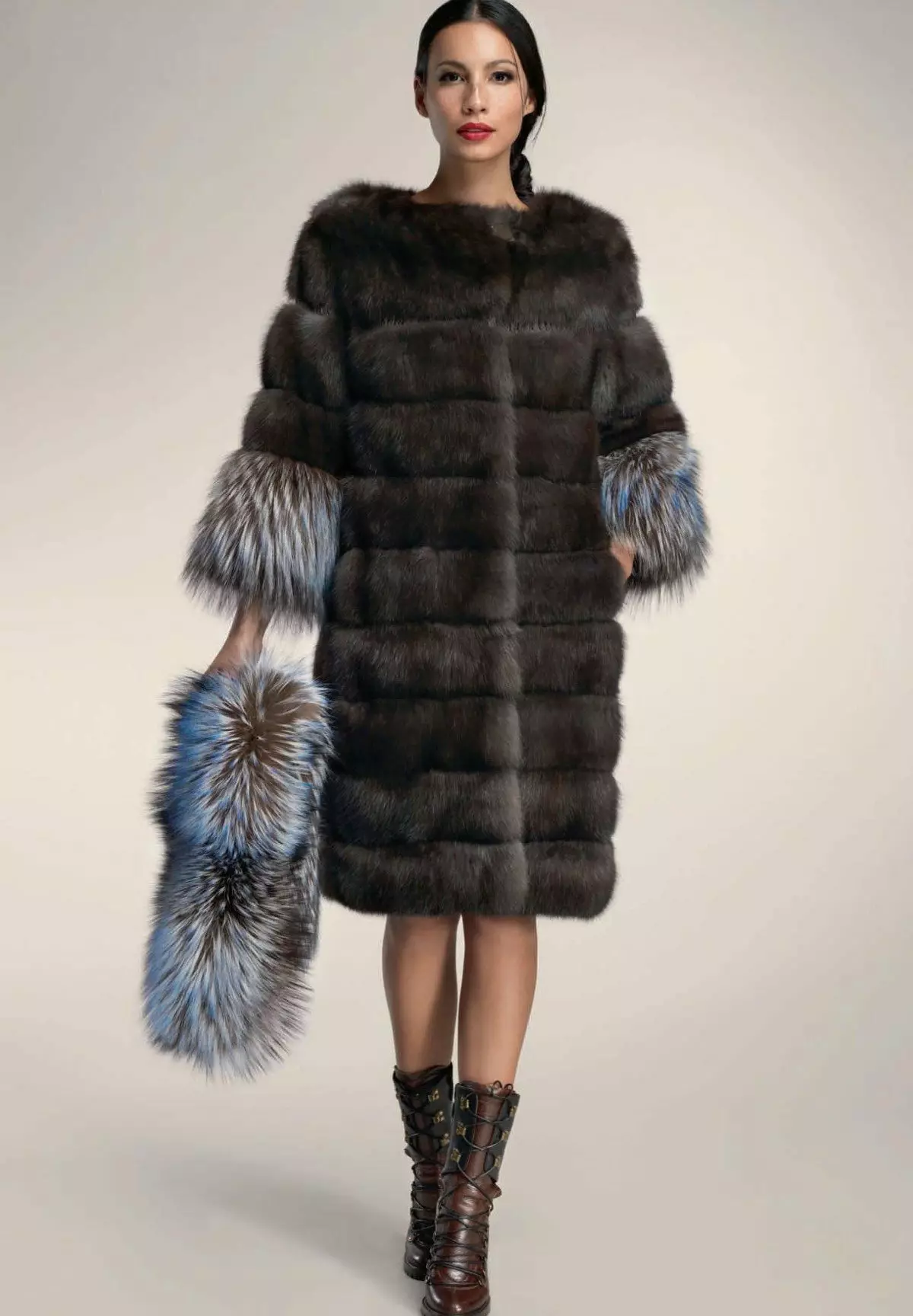 Итальяндық Mink Coats (65 сурет): модельдер, модельдер, жабдықталған Mink Fur Catats Италия 14426_38