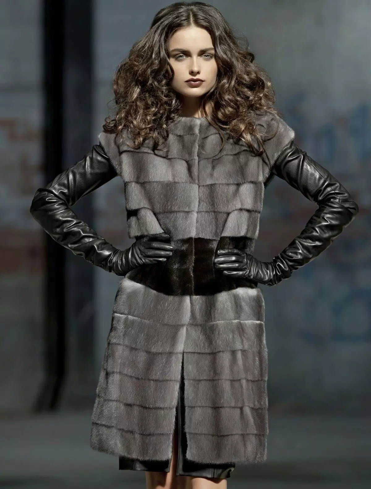 Ιταλικά παλτά (65 φωτογραφίες): μοντέλα, εντοιχισμένα παλτά γούνα ιταλία 14426_4