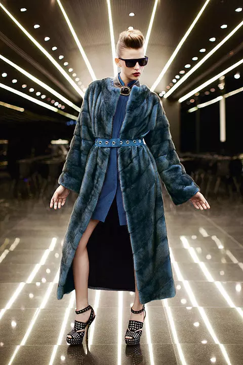 Ιταλικά παλτά (65 φωτογραφίες): μοντέλα, εντοιχισμένα παλτά γούνα ιταλία 14426_45